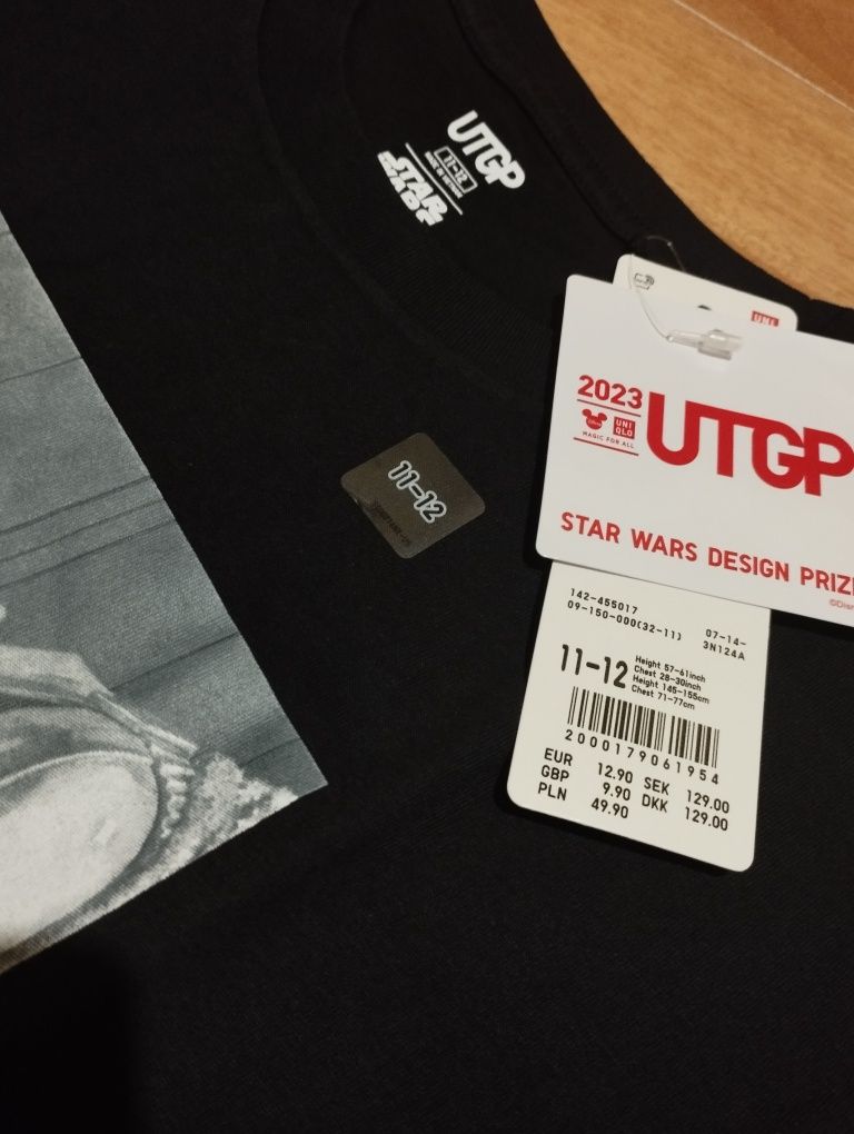 Футболка Uniqlo с штурмовиком StarWars 9/10 и 11/12 лкт