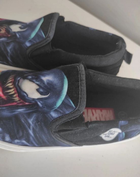 Trampki wyssane , tenisówki Marvel venom r.33