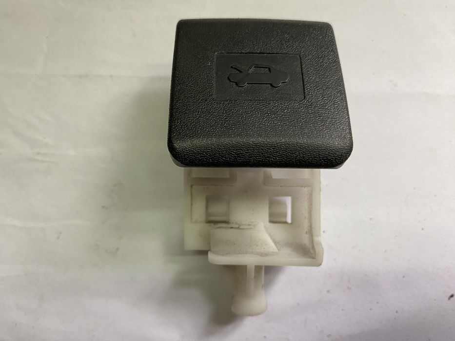 Ручка лапка ричаг відкривання капота Тойота Авенсіс т25 2006 рік