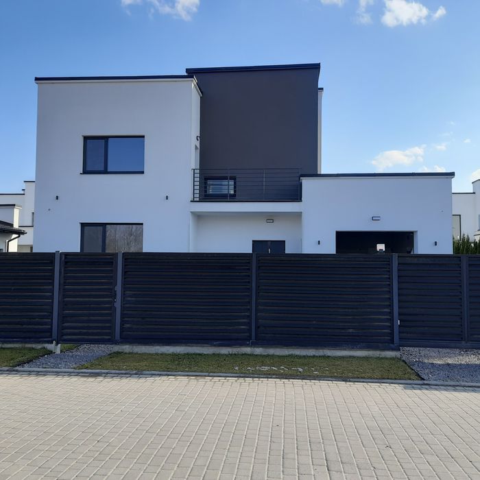 Продаж будинку .