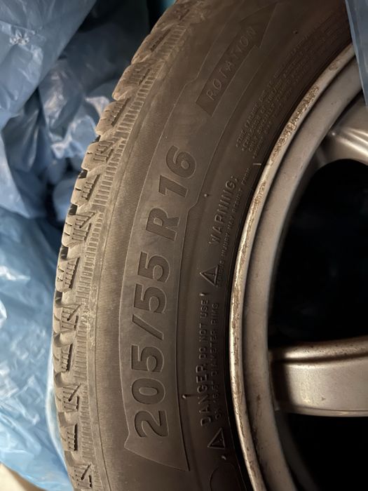 4 koła z zimowymi oponami 205/55 R16