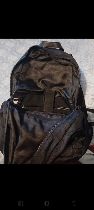 Mochila Guess preta