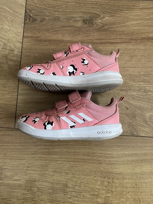 Adidasy dla dziewczynki 26