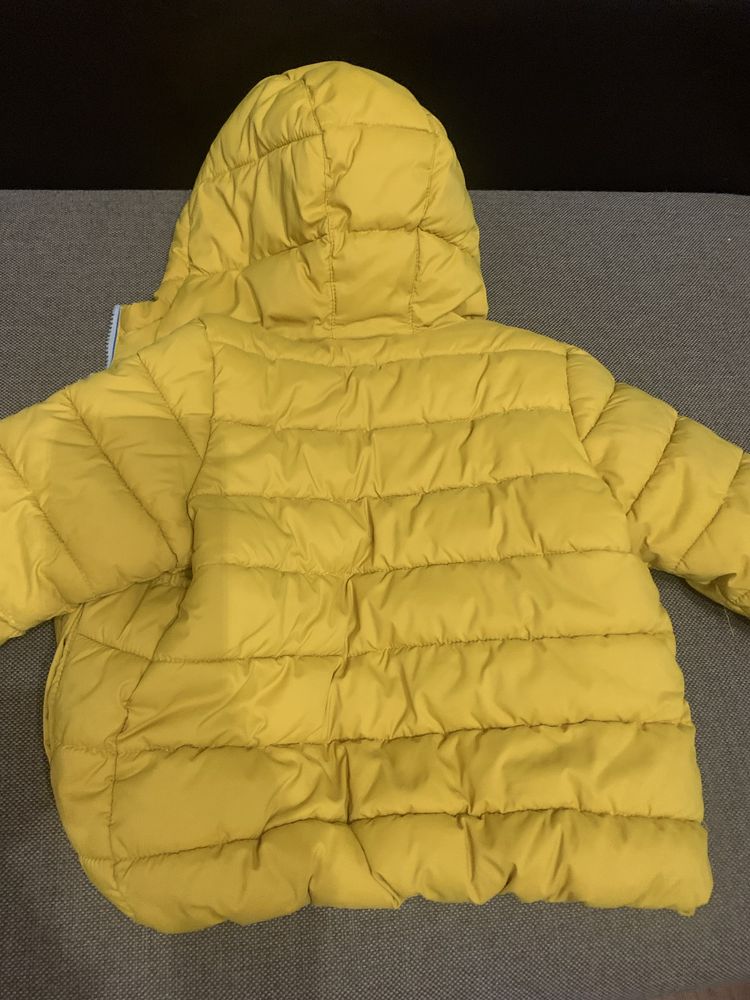 Продам брендову дитячу куртку Benetton 82 см. Нова
