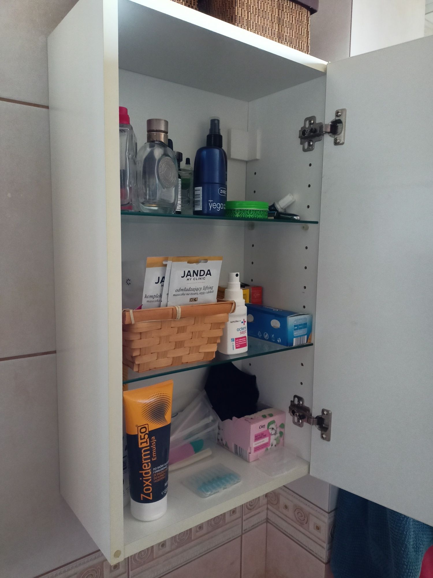 Szafka wisząca IKEA, łazienka