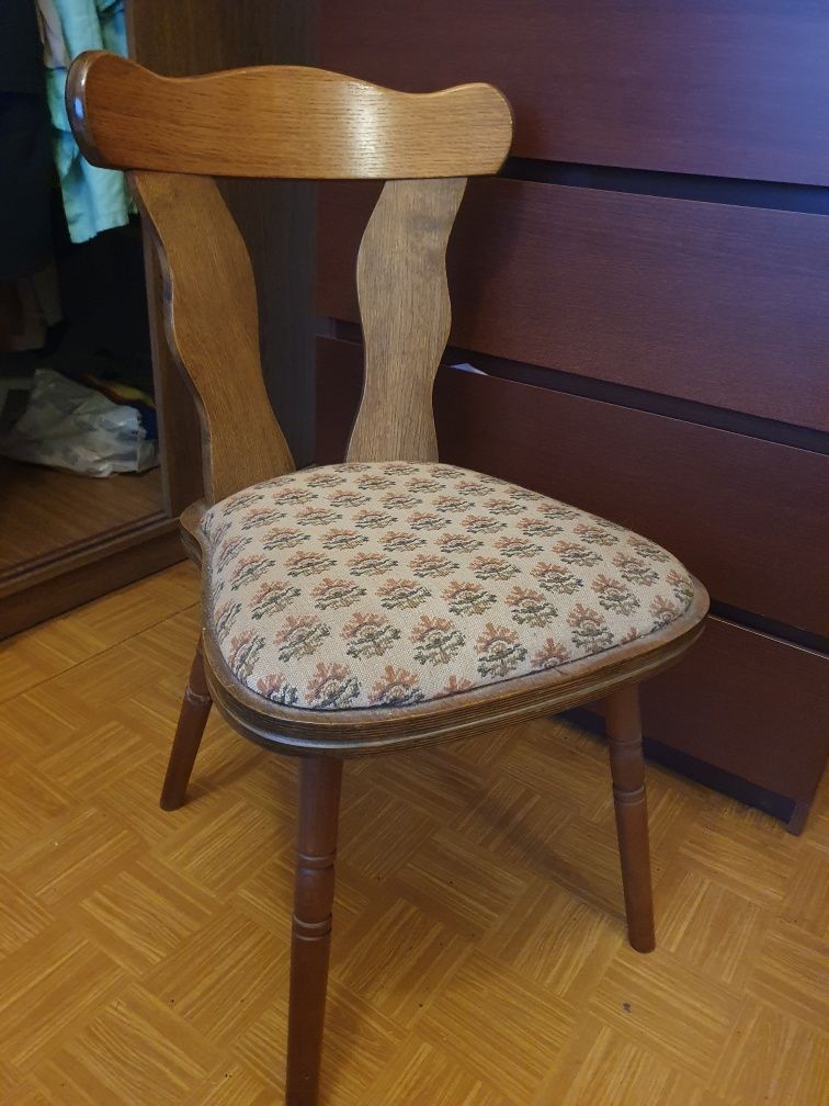 Krzesło tapicerowane stare dębowe