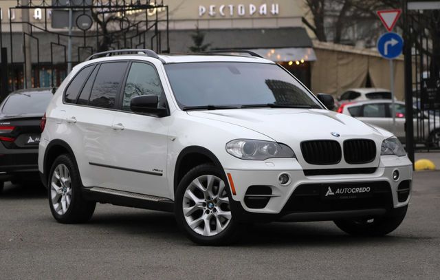 BMW X5 2012 року.