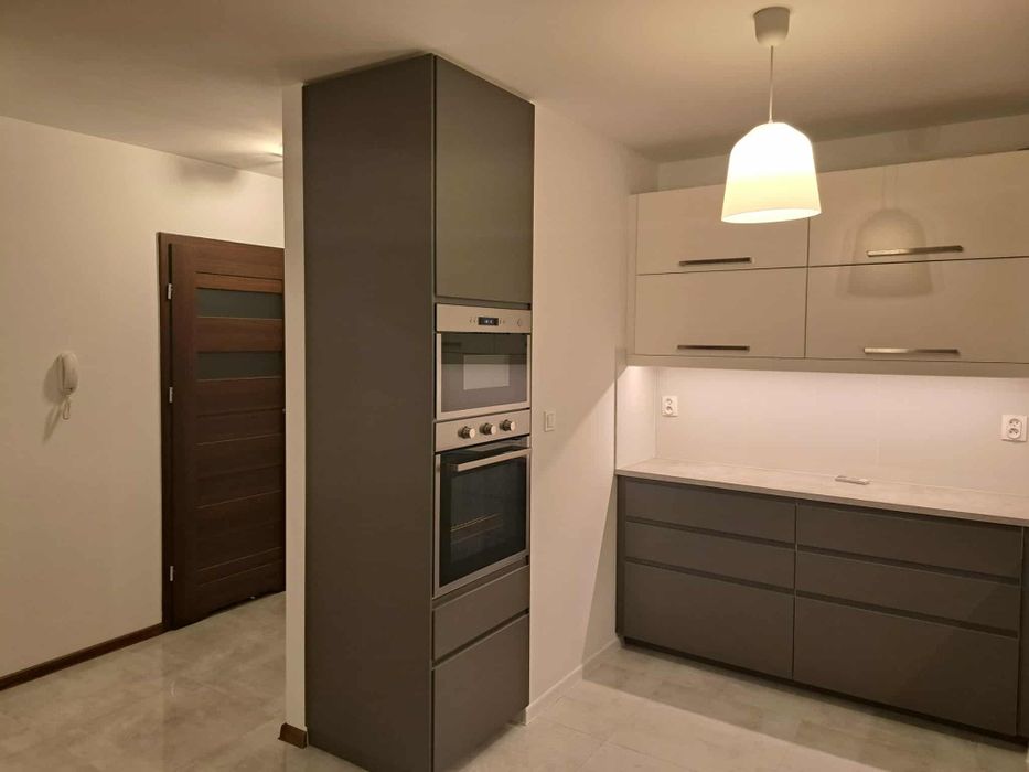 Wynajmę mieszkanie 2 pokoje 45m2 garaż klimatyzacja