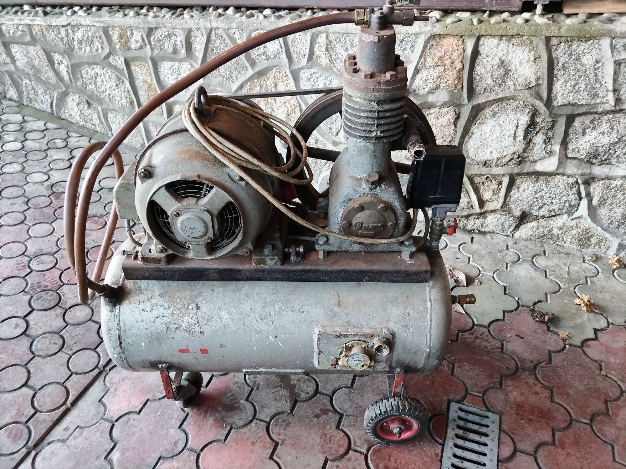 Kompresor 80l 5kw GRAM