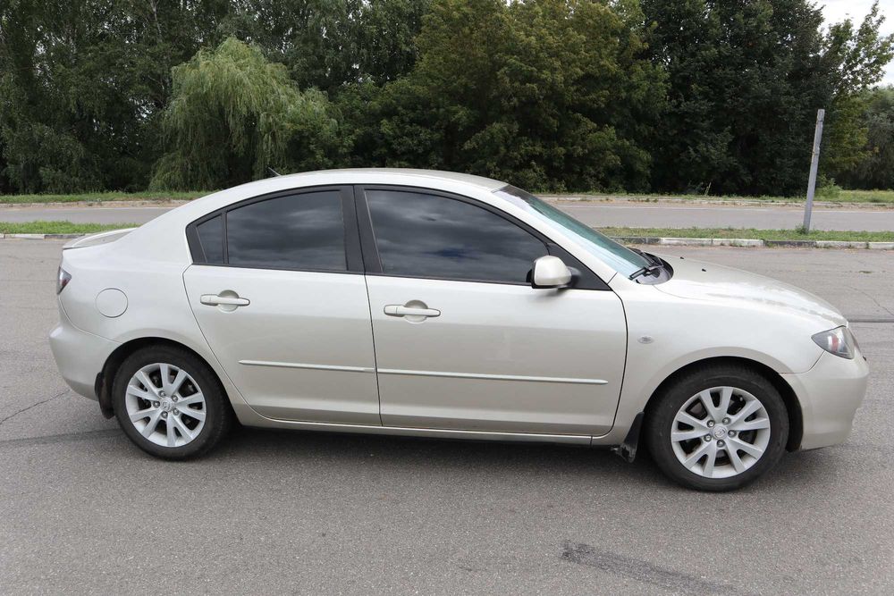 Mazda 3 2007 • 2.0 бензин • без вкладень • доглянута