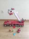 Camião bombeiros patrulha pata