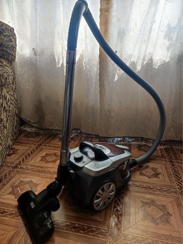 Пилосос на запчастини