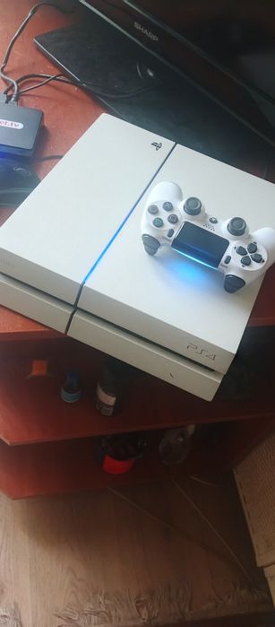 PlayStation 4 Slim/Classic Glacier White
