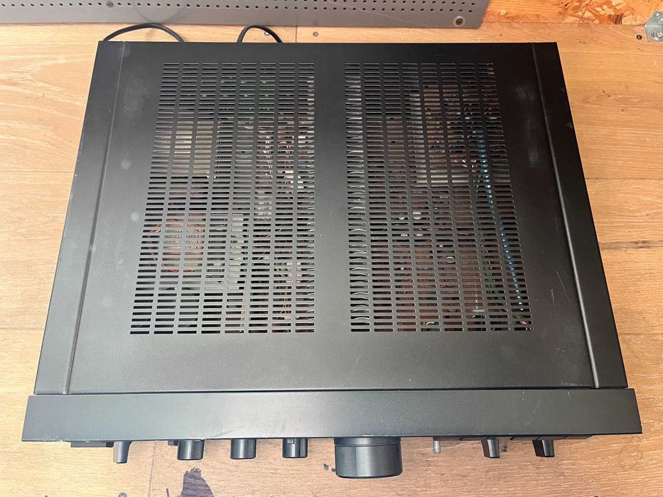 Wzmacniacz Onkyo Integra A-8250