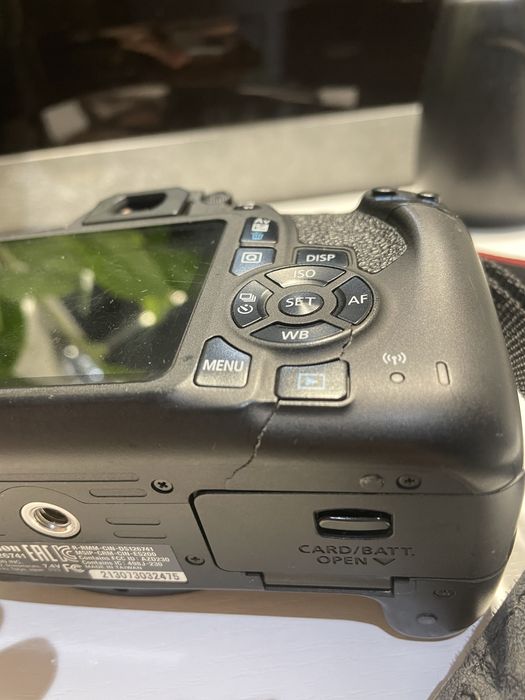 aparat lustrzanka canon 2000d