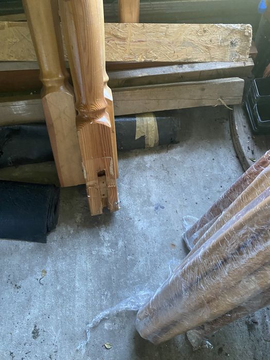 Balustrada słupki szczebelki sosnowe kolor naturalny