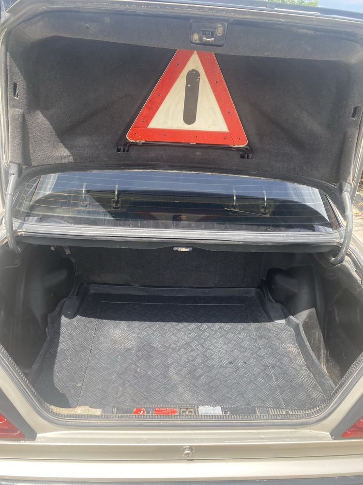 Mercedes benz w124 250d
