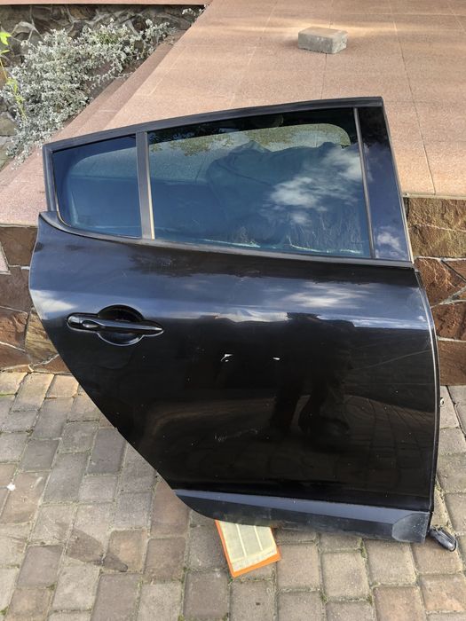 Дверка Renault Megane 3 хетчбек задня права