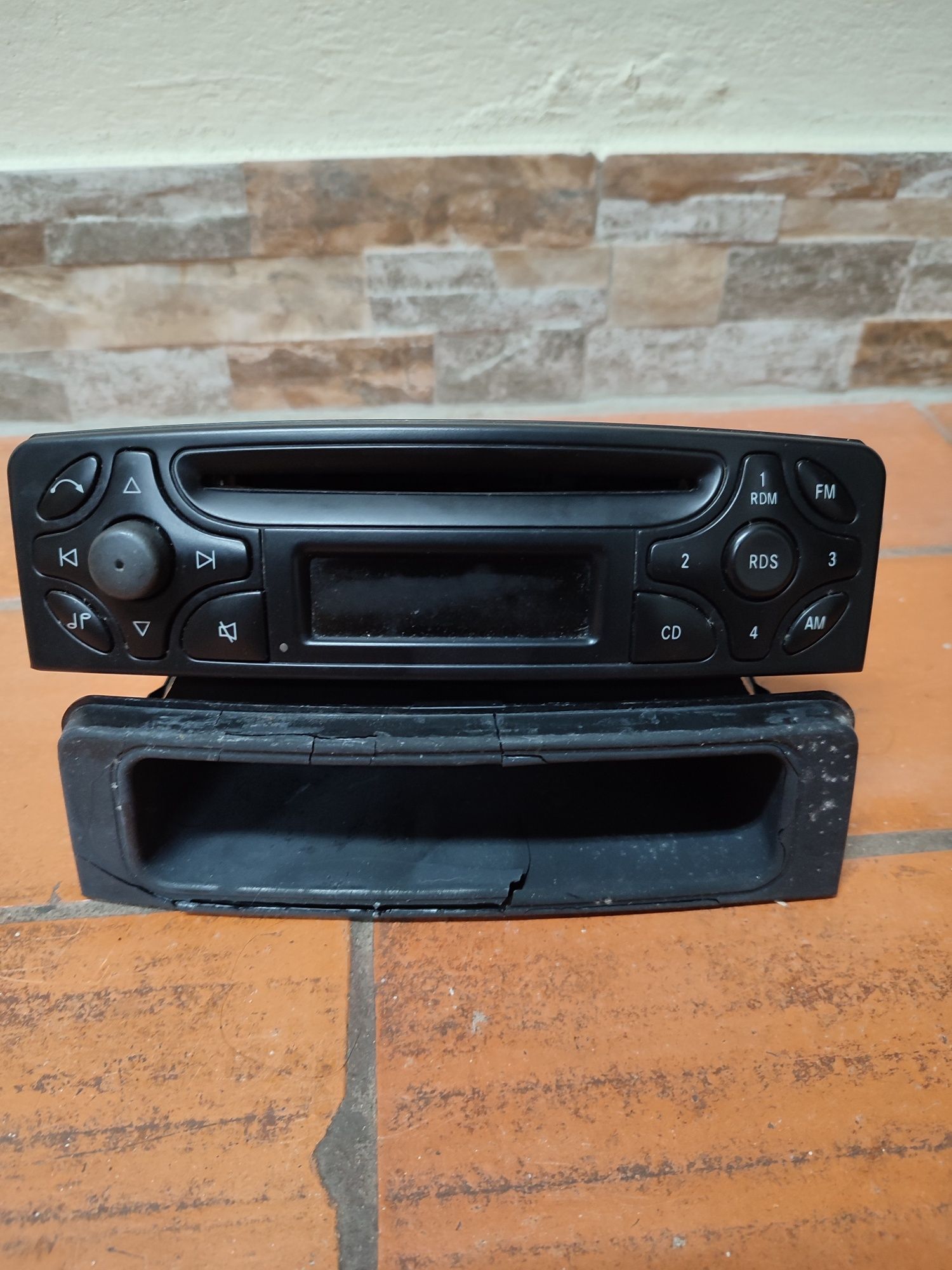 Mercedes w 203 CDI caixa automática com avaria rádio original volante