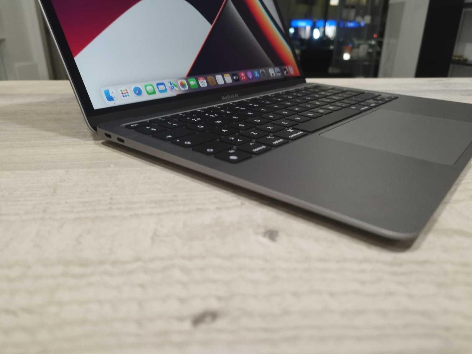 MacBook Air 13" M1 - 8GB /256GB (2020)