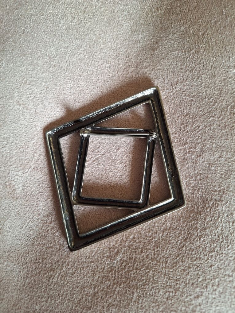 Broszka geometryczna