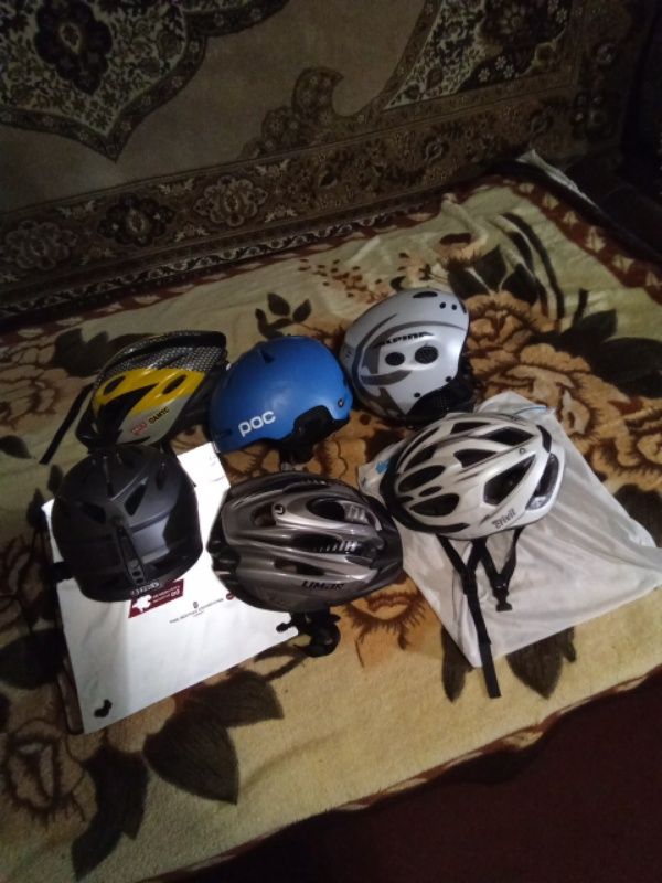 Брендовые велосипедные шлемы