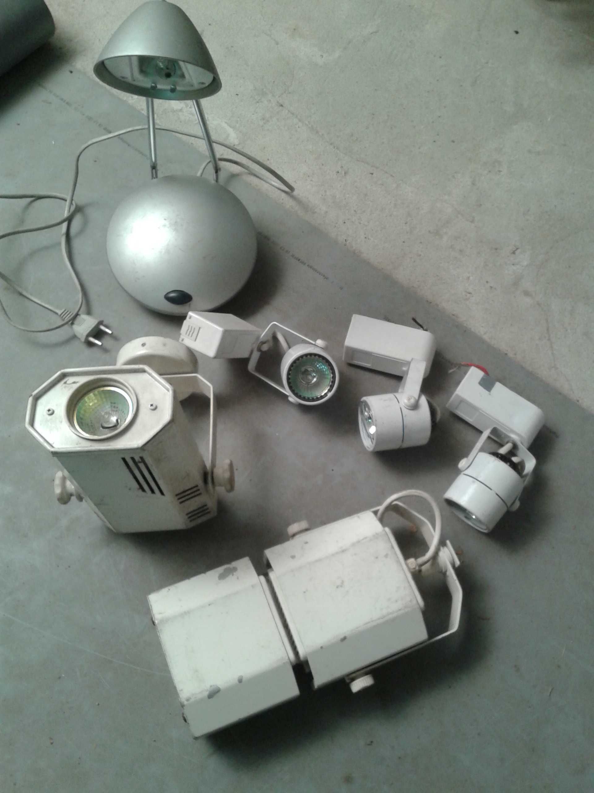 Lampki ogrodowe 4  nierdzewne  LED  z zasilaczem