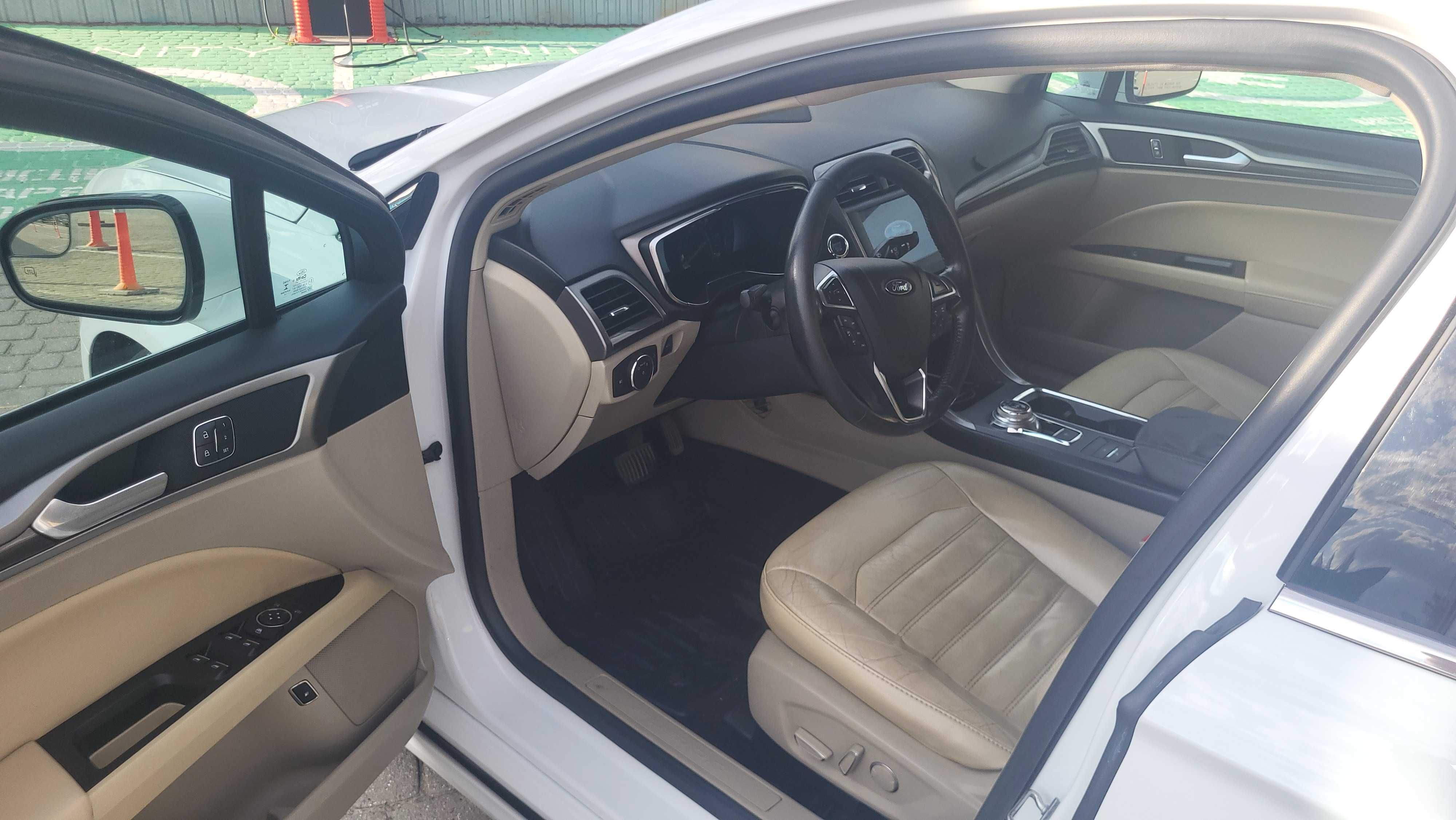 Ford Fusion 2017 Plug-In 35 км на електриці НЕ БИТИЙ  після вандалізму