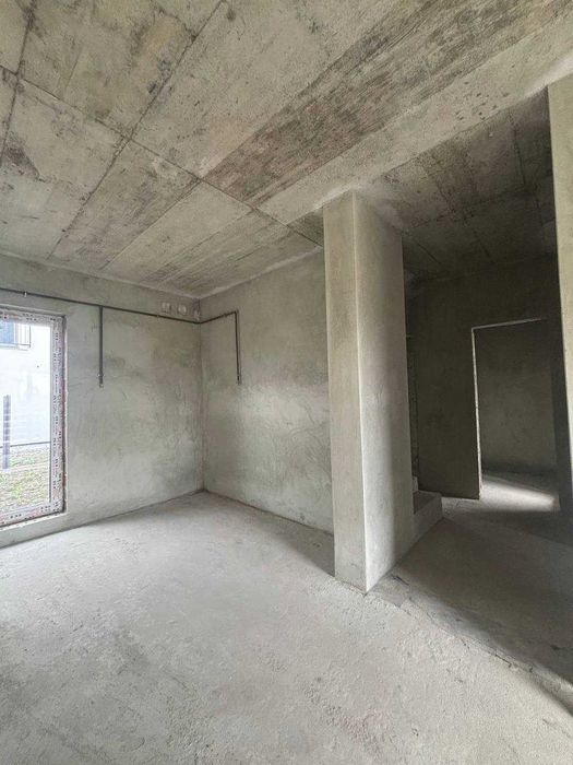 БЕЗ КОМІСІЇ  буд. 132 м (3 спальні) у Пасіках Зубр. , неподалік Сихова