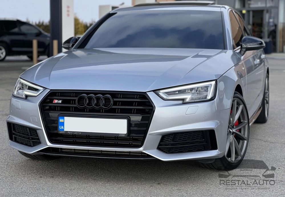 Передний бампер в стиле S4 на Audi A4 B9 2015-2019 ауди а4