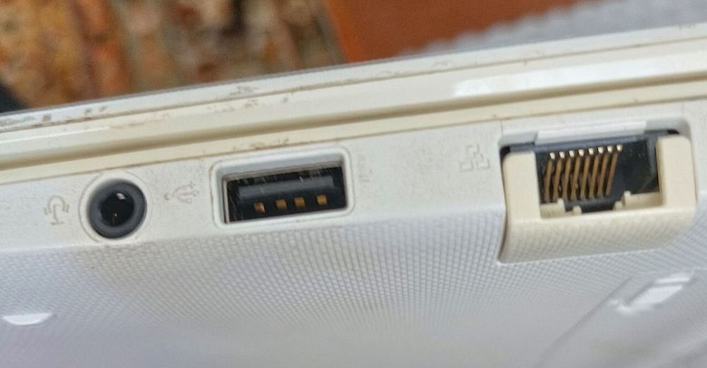 Робочий нетбук Asus Eee PC + Новий акумулятор + Сумка