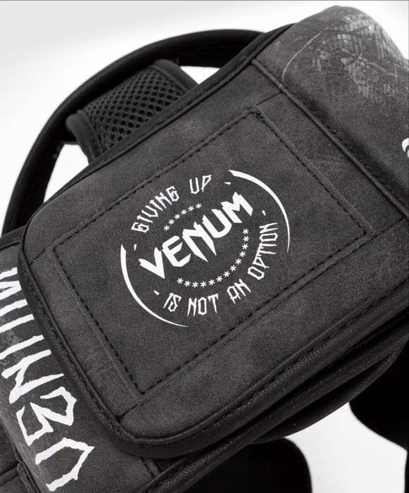 шлем тренеровочний venum