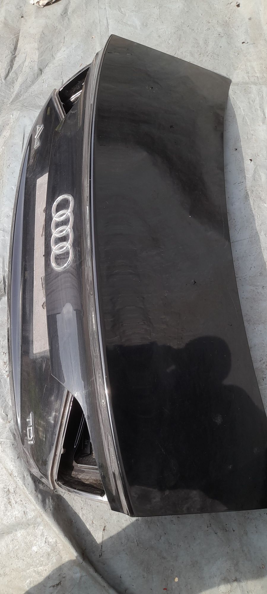 Audi A4 B8 Sedan klapa tył czarna.