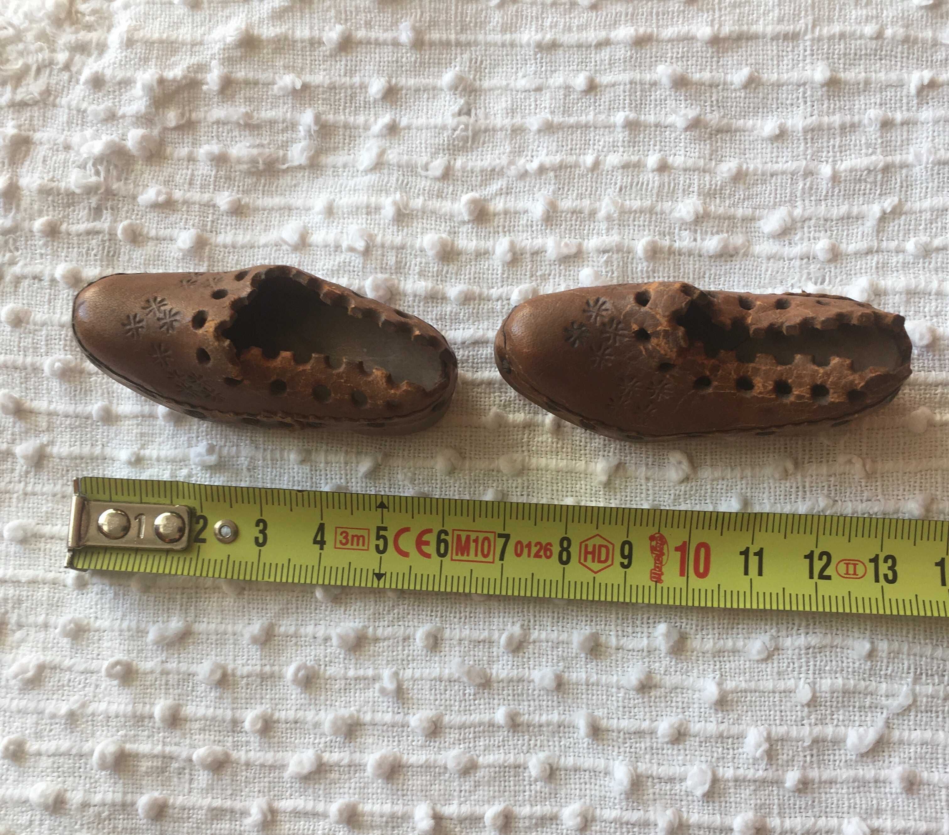Miniaturas da casa de bonecas,sapatos e botins,batido e pilha