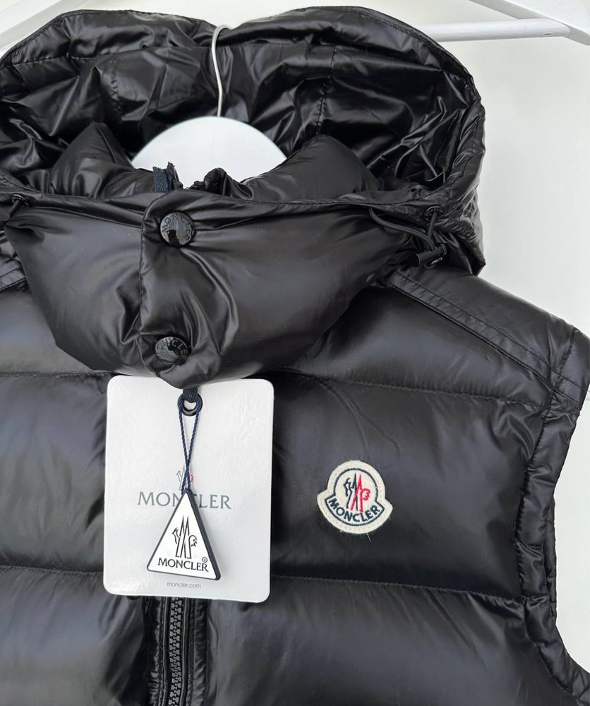 Жилетка Moncler пух перо