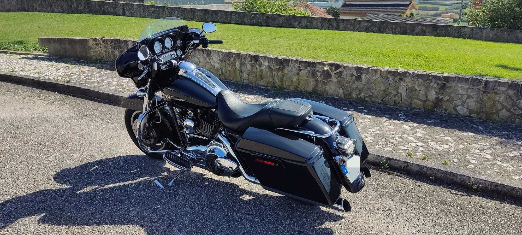 Harley Davidson FLHX-Street Glide 08