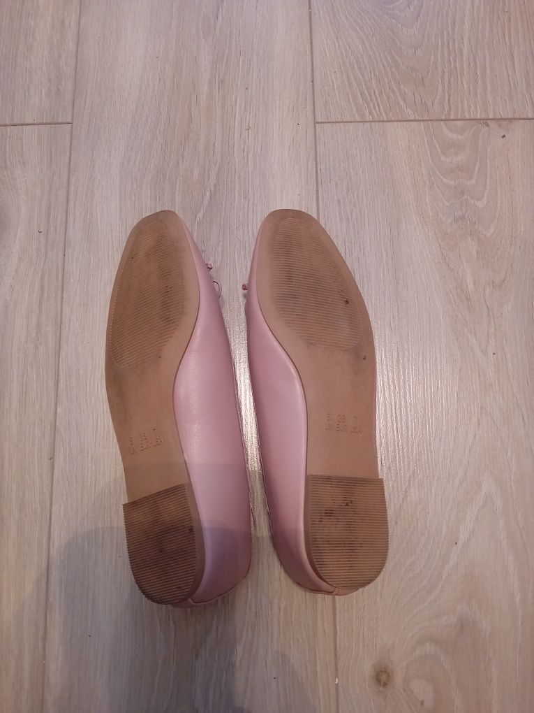 Sprzedam tanio buty primark