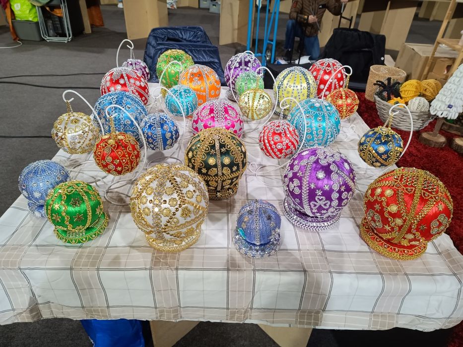 Bombki styropianowe zdobione świateczne 2 rozmiary 10 i 15 cm