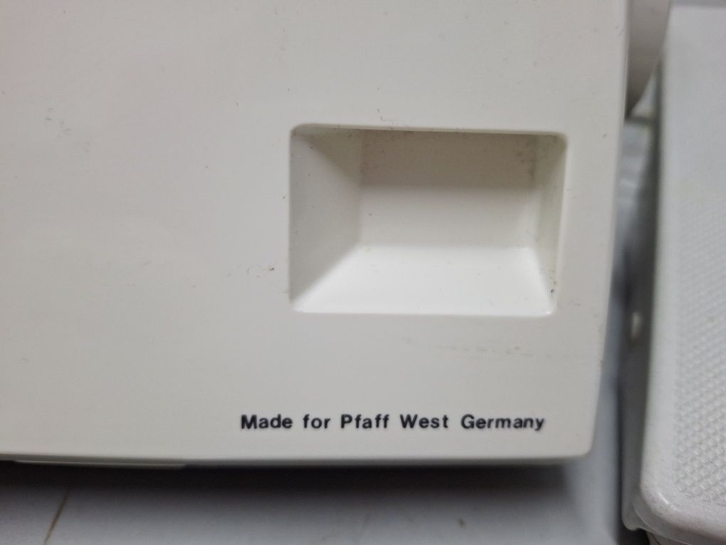 PFAFF overlok jak nowy