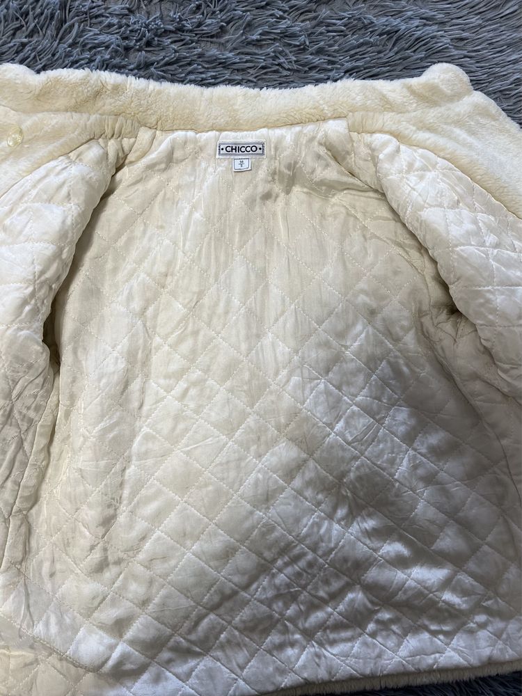 Теплое пальто для девочки CHICCO.