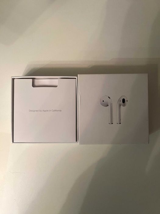 Коробка AirPods оригінал