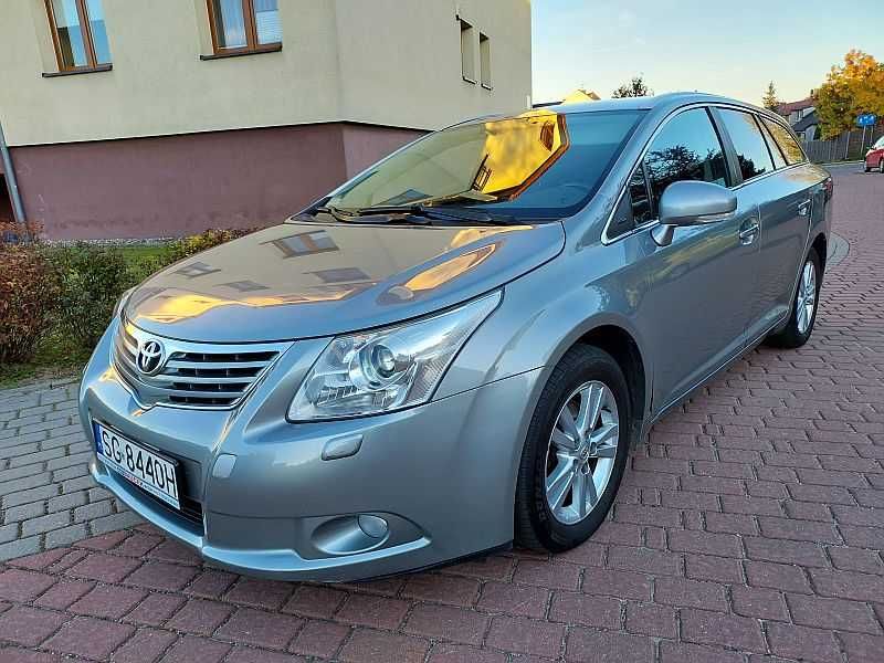 Toyota Avensis / I-wszy właściciel / Krajowa / Super Stan / + GRATIS !