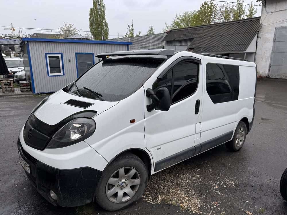 Opel vivaro грузпас 2.0