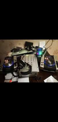 DJ стол ,pioneer cdj200, numark dm3050