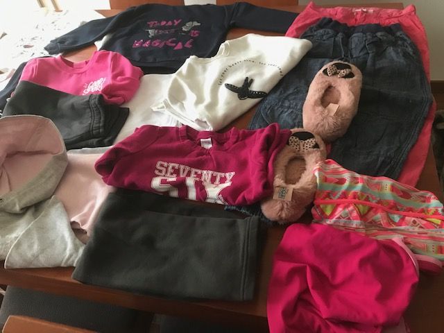 Roupa de menina 6 e 7 anos e casacos