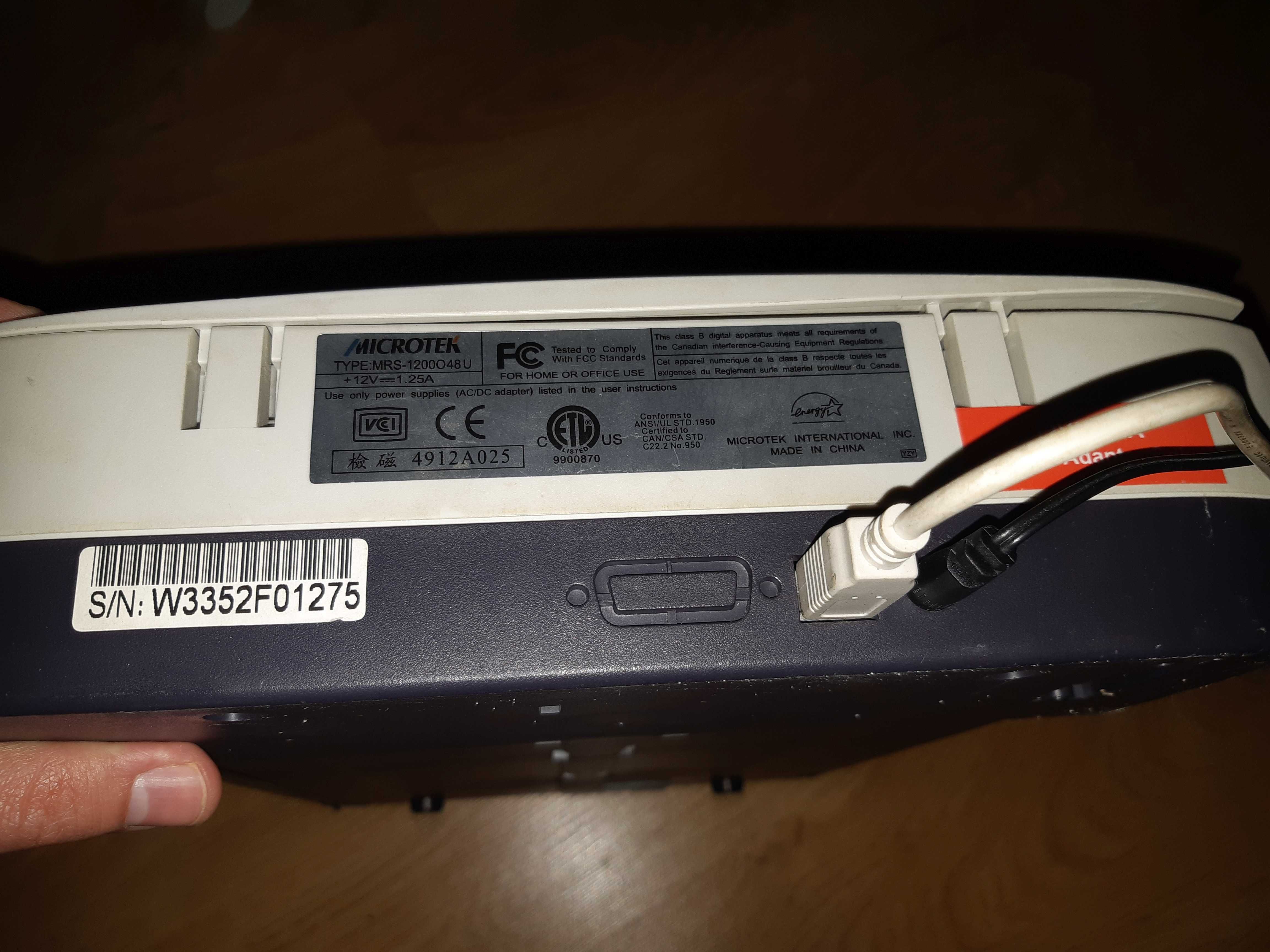 skaner Microtek ScanMaker 3830