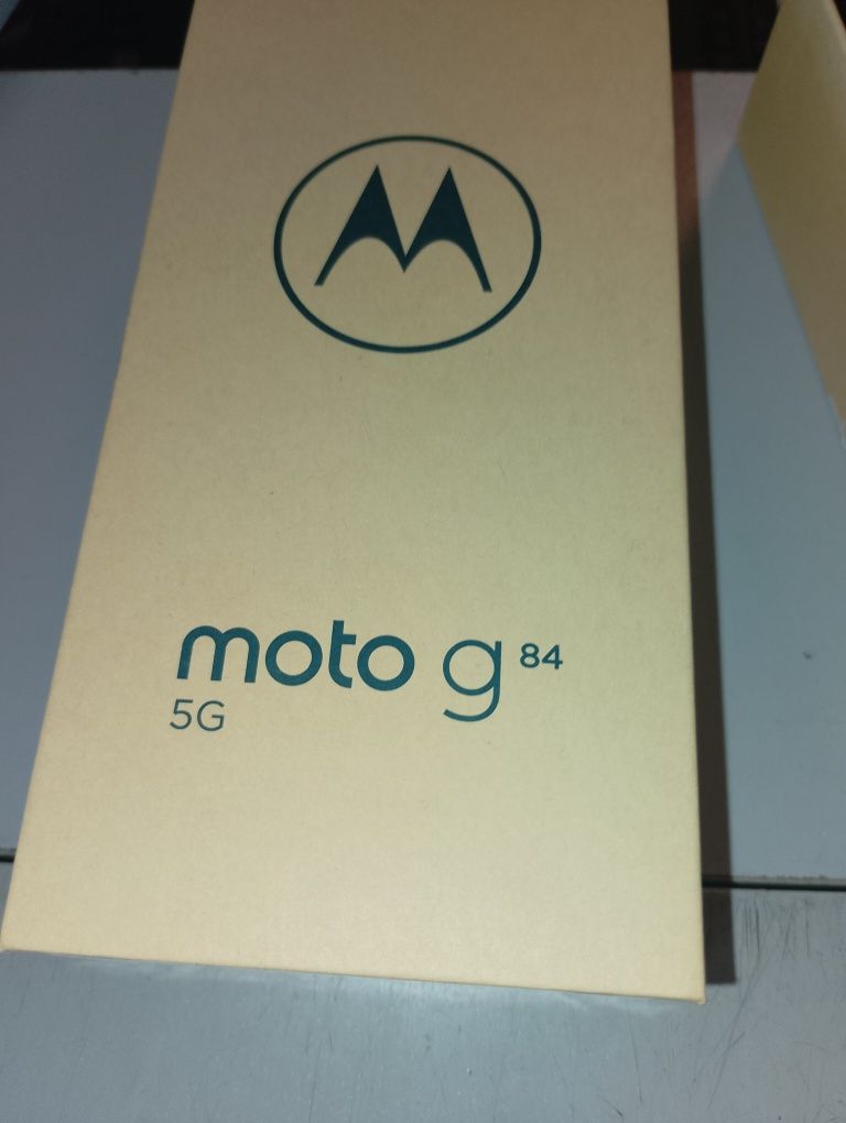 telefon Motorola 84 g