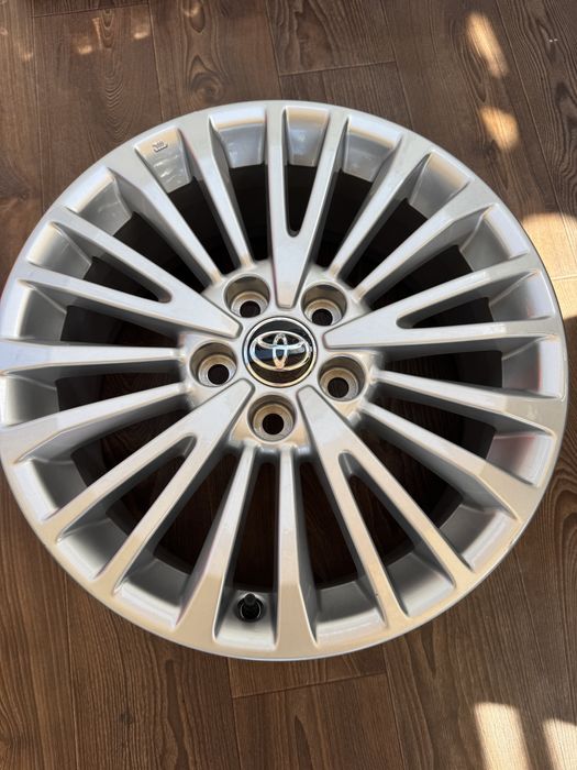 Диски Toyota Camry 80. 5/114.3/R17