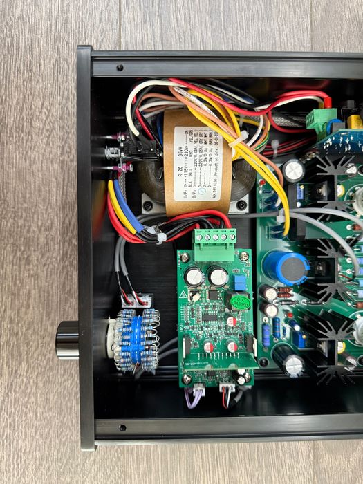 Гибридный усилитель мощности, HB1_11N/P - класс D, на 100 ватт 4 Ом.