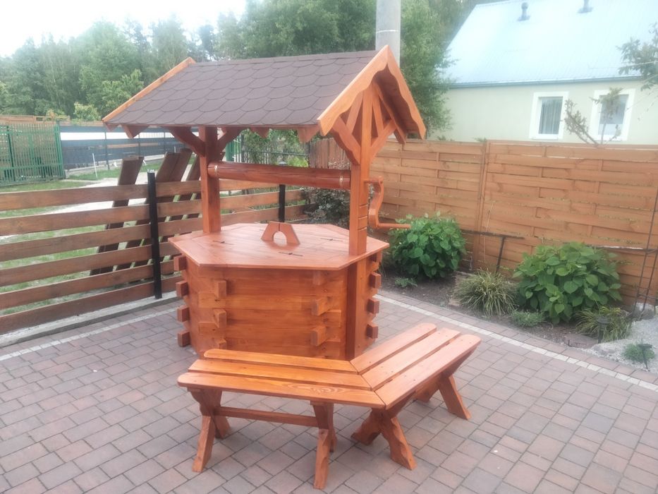 Studnie ogrodowe z ławkami